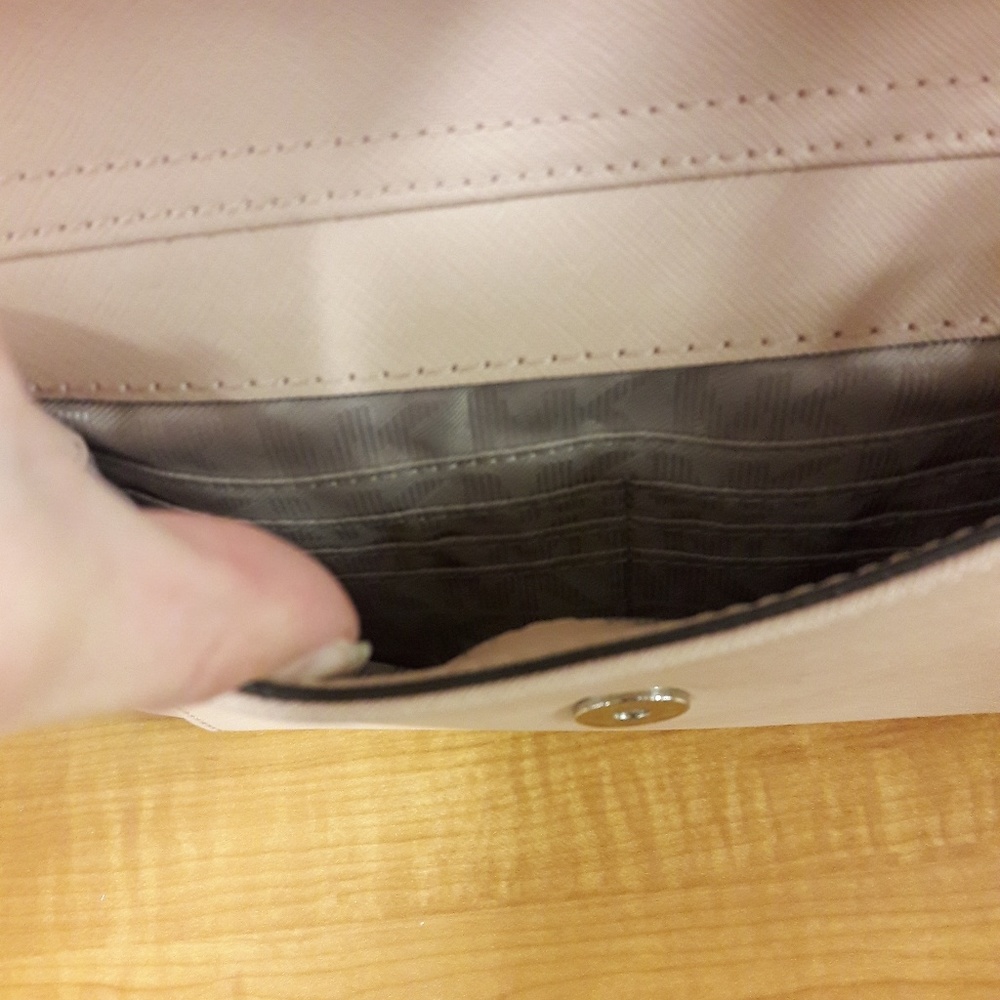SOLD Michael Kors Jetset Tote - Picture 2 of 4